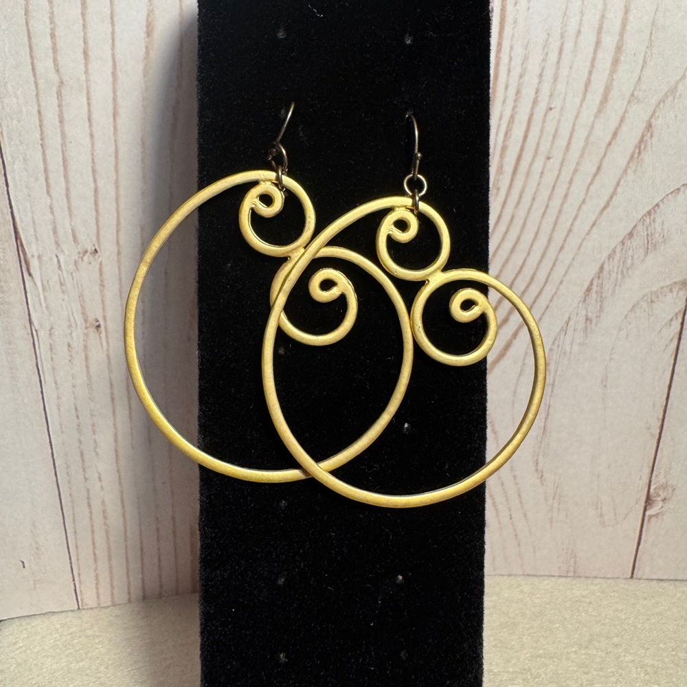 Vintage Y2K Gold-Tone Spiral Wire Earrings